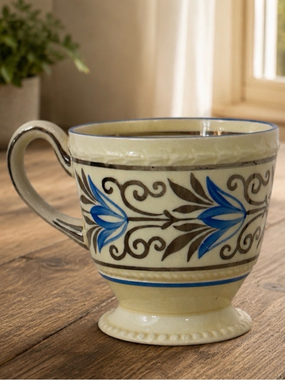 Vintage Wedgwood Colonial Footed Teacup White Silver Blue England Numbered